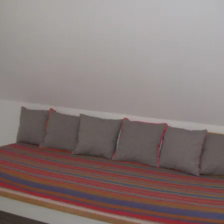 Koolhouse Konukevi Porto