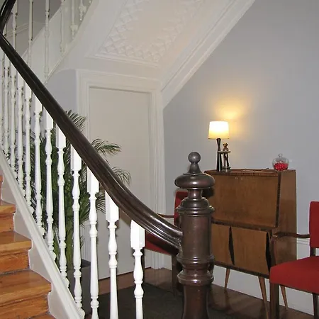 Koolhouse Konukevi 3*