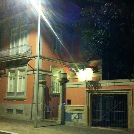 Koolhouse Pensión 2*